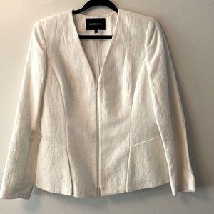 Beautifully tailored Lafayette 148 white textured blazer, zips up.